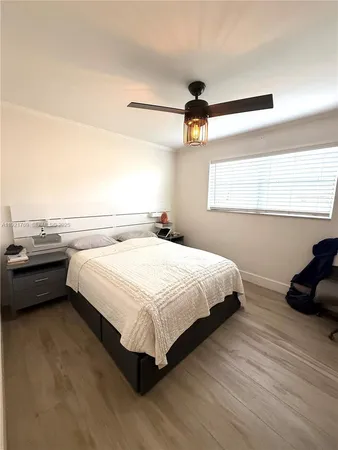 $3,900 | 5424 Van Buren Street, Unit 5424, Hollywood, FL 33021