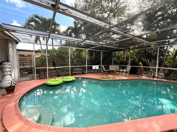 $3,900 | 5424 Van Buren Street, Unit 5424, Hollywood, FL 33021