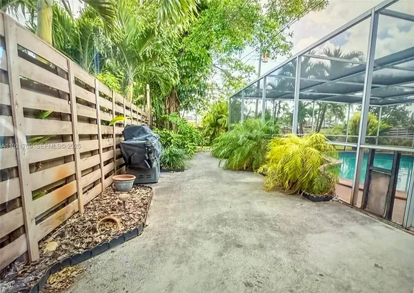 $3,900 | 5424 Van Buren Street, Unit 5424, Hollywood, FL 33021