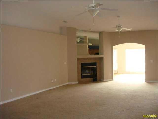6709 Bryant Road Navarre, FL 32566 - Photo 2 of 5 Great room