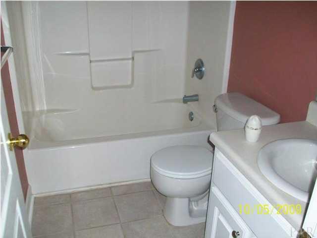 6709 Bryant Road Navarre, FL 32566 - Photo 4 of 5 Bath