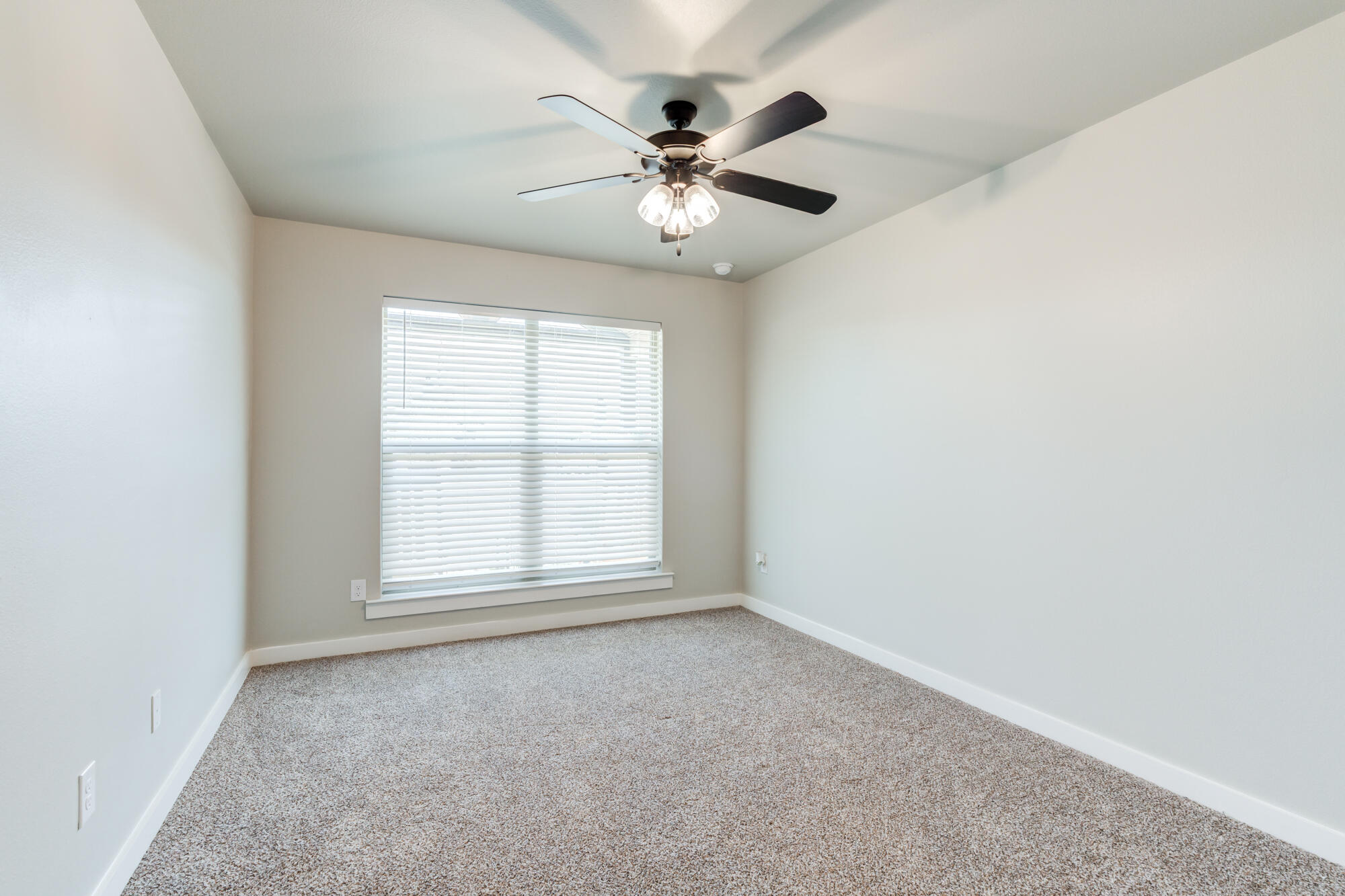 14102 Avenue R Lubbock, TX 79423 - Photo 10 of 52 DSC09121_2_3_4_5