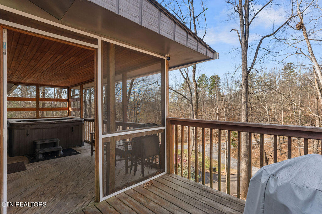 2106 Hickory Manor Road Sevierville, TN 37862 - Photo 15 of 32 Deck & Covered Porch