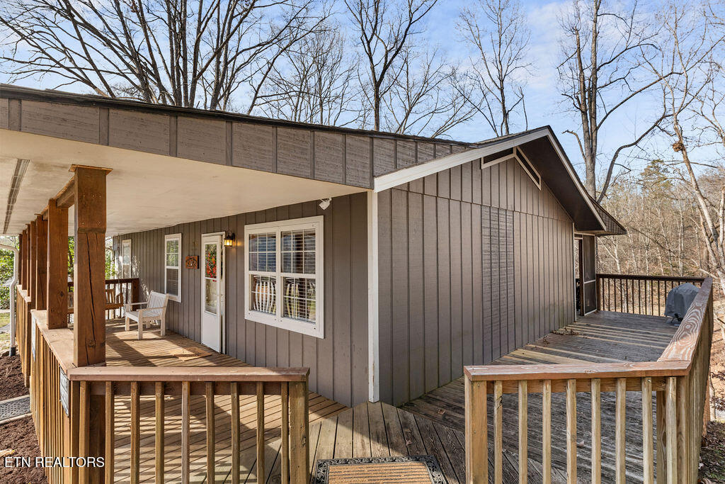 2106 Hickory Manor Road Sevierville, TN 37862 - Photo 17 of 32 Deck Area