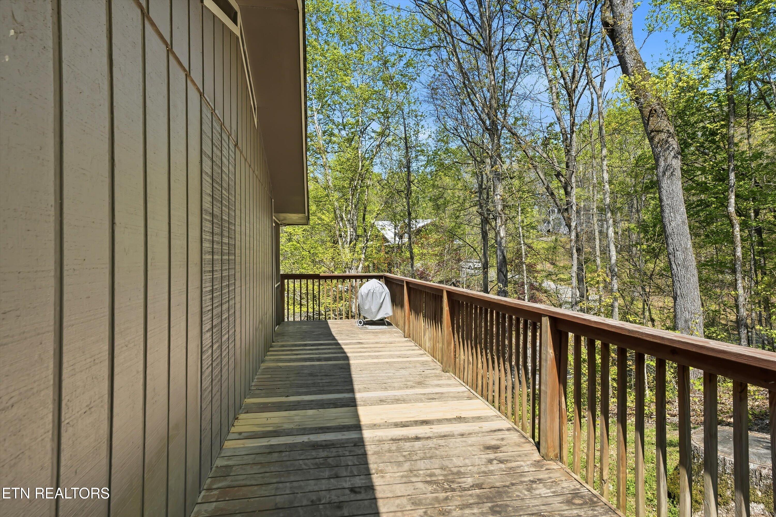 2106 Hickory Manor Road Sevierville, TN 37862 - Photo 21 of 40 Side Deck Area