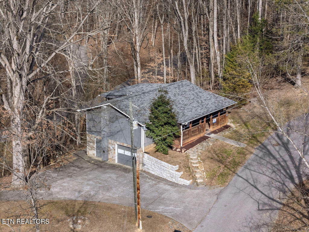 2106 Hickory Manor Road Sevierville, TN 37862 - Photo 29 of 32 Property