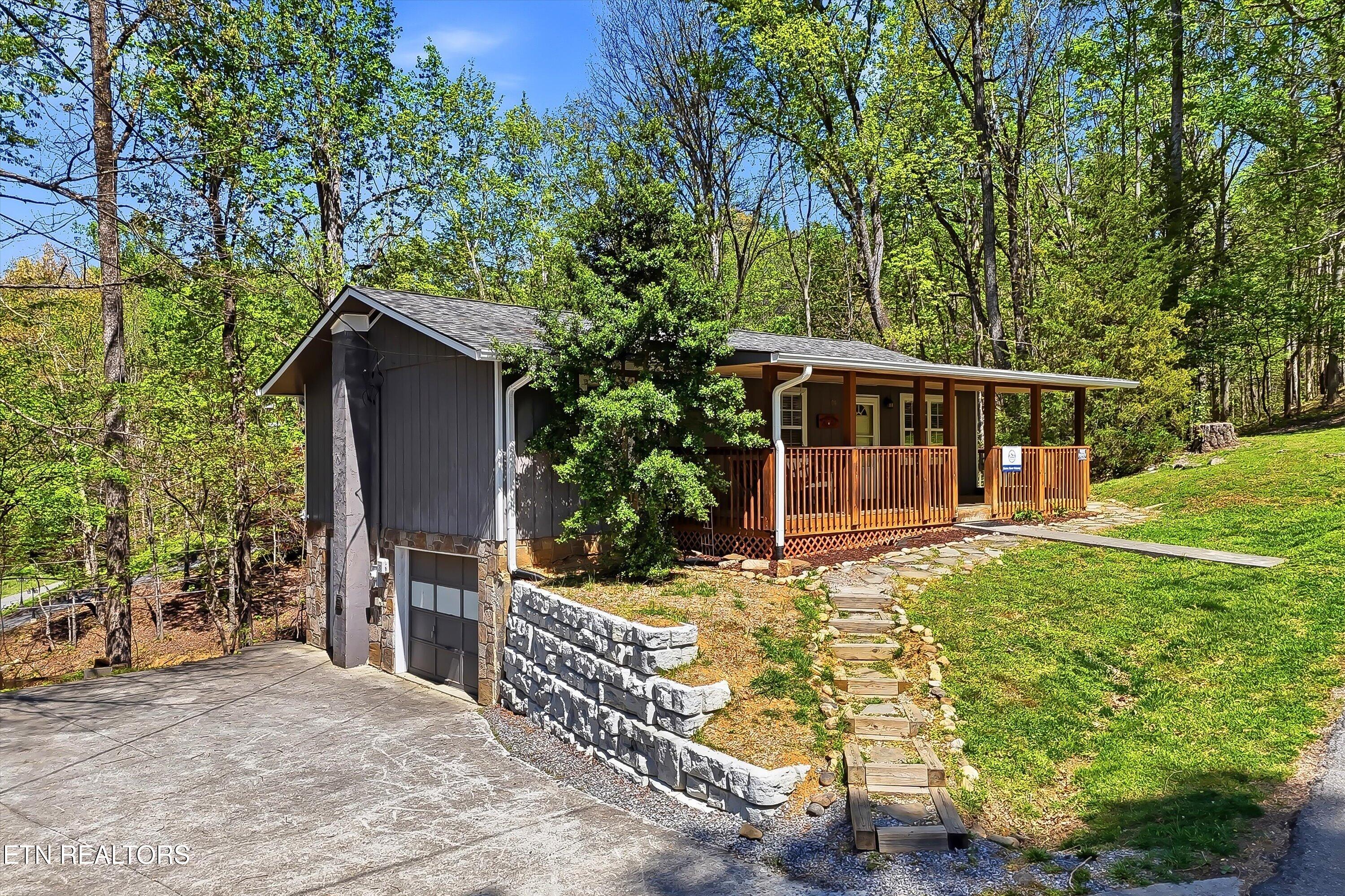2106 Hickory Manor Road Sevierville, TN 37862 - Photo 3 of 40 Parking
