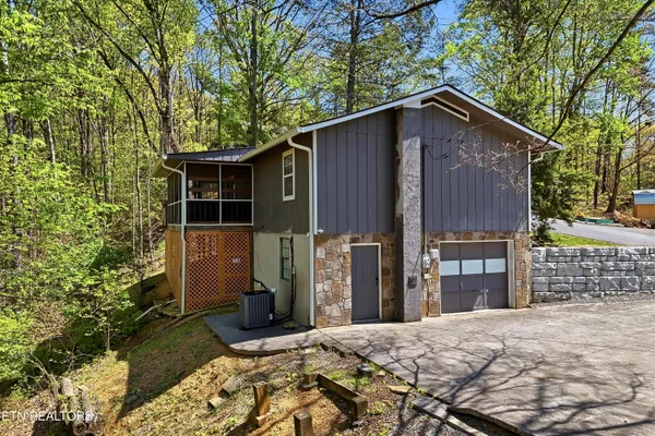 $540,000 | 2106 Hickory Manor Road, Sevierville, TN 37862