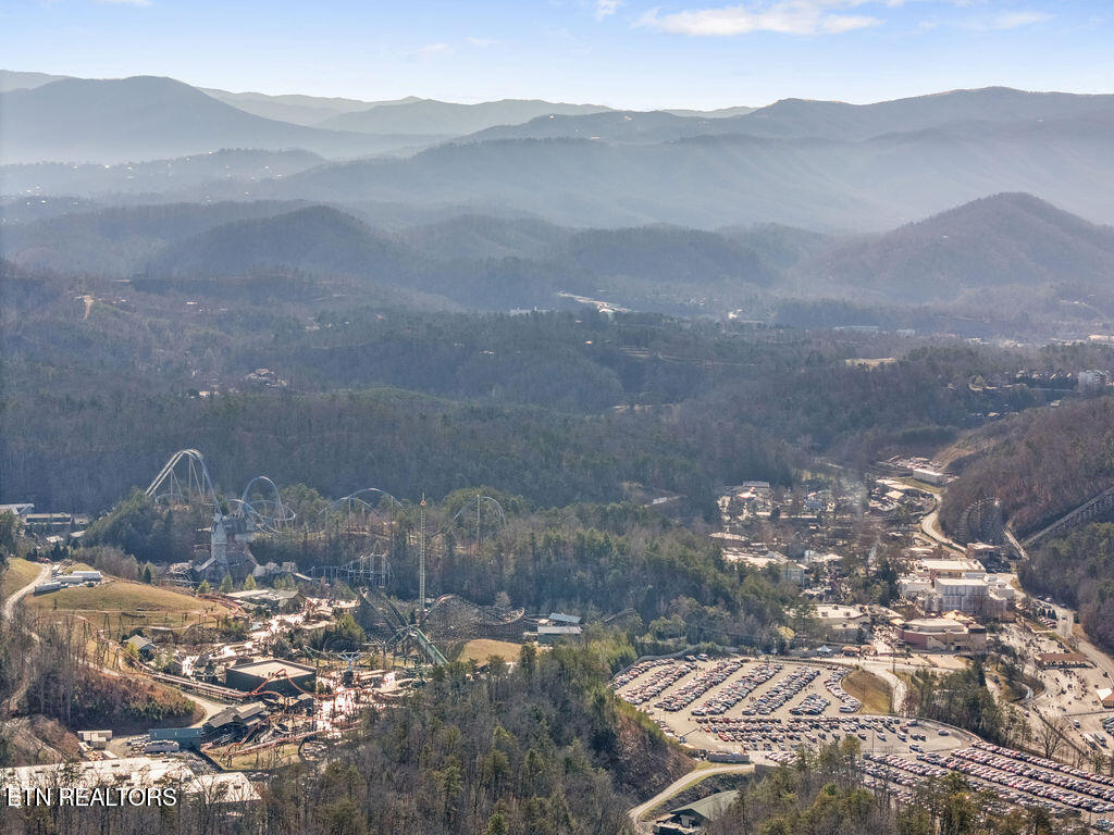 2106 Hickory Manor Road Sevierville, TN 37862 - Photo 36 of 40 Dollywood