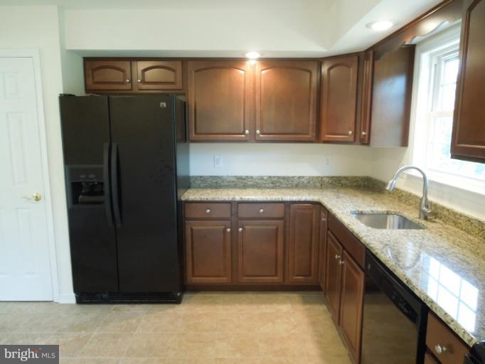 735 1st Street Inwood, WV 25428 - Photo 10 of 29 Kitchen