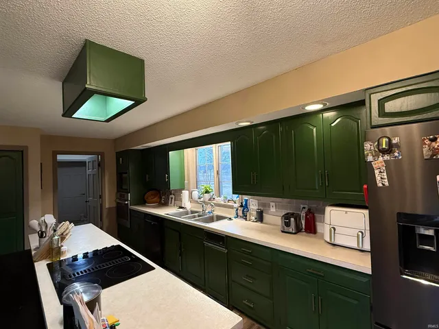 $449,900 | 19401 North Walnut Street, Muncie, IN 47303