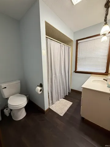 $449,900 | 19401 North Walnut Street, Muncie, IN 47303