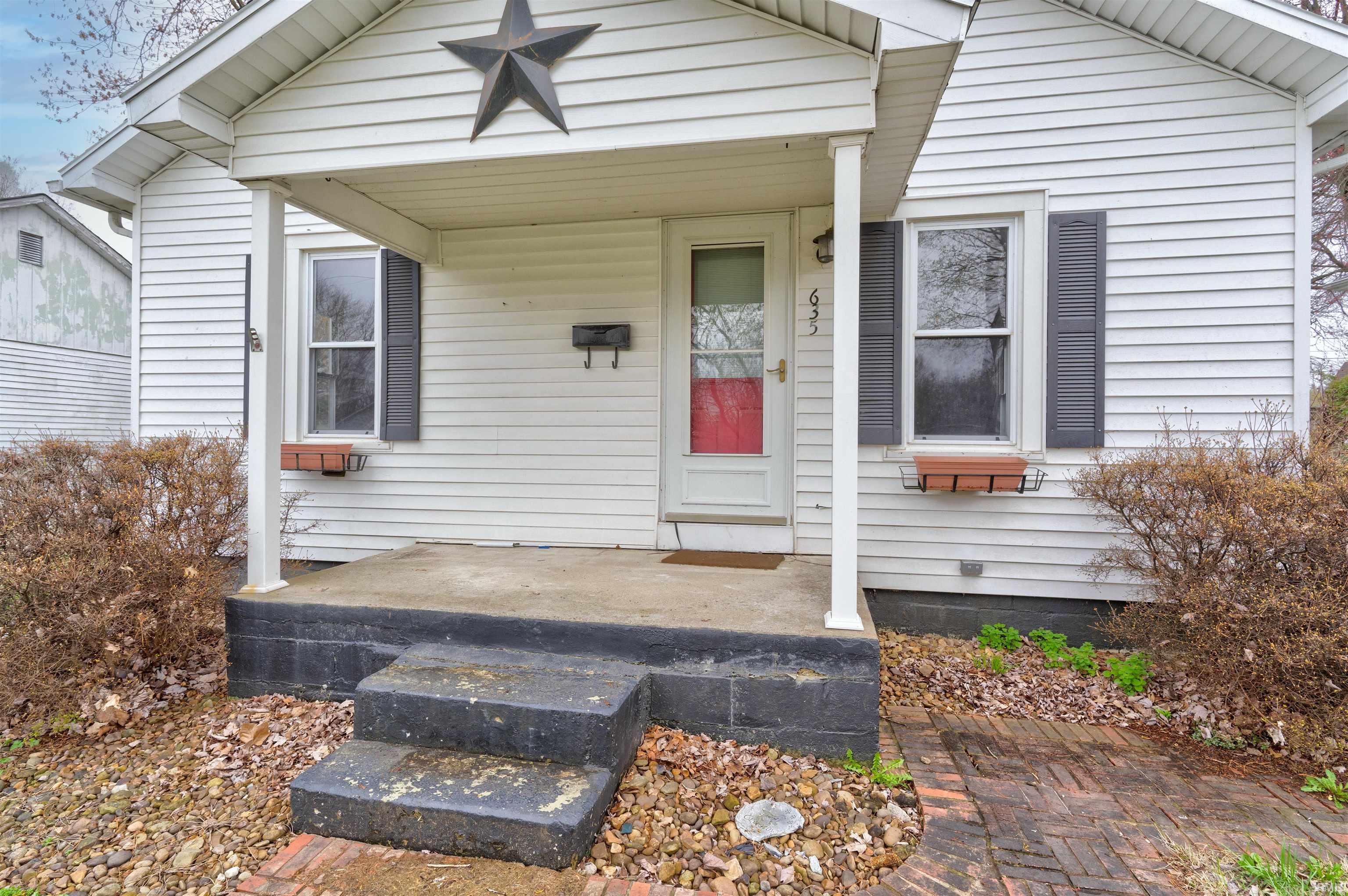 635 East Division Street Boonville, IN 47601 - Photo 3 of 25