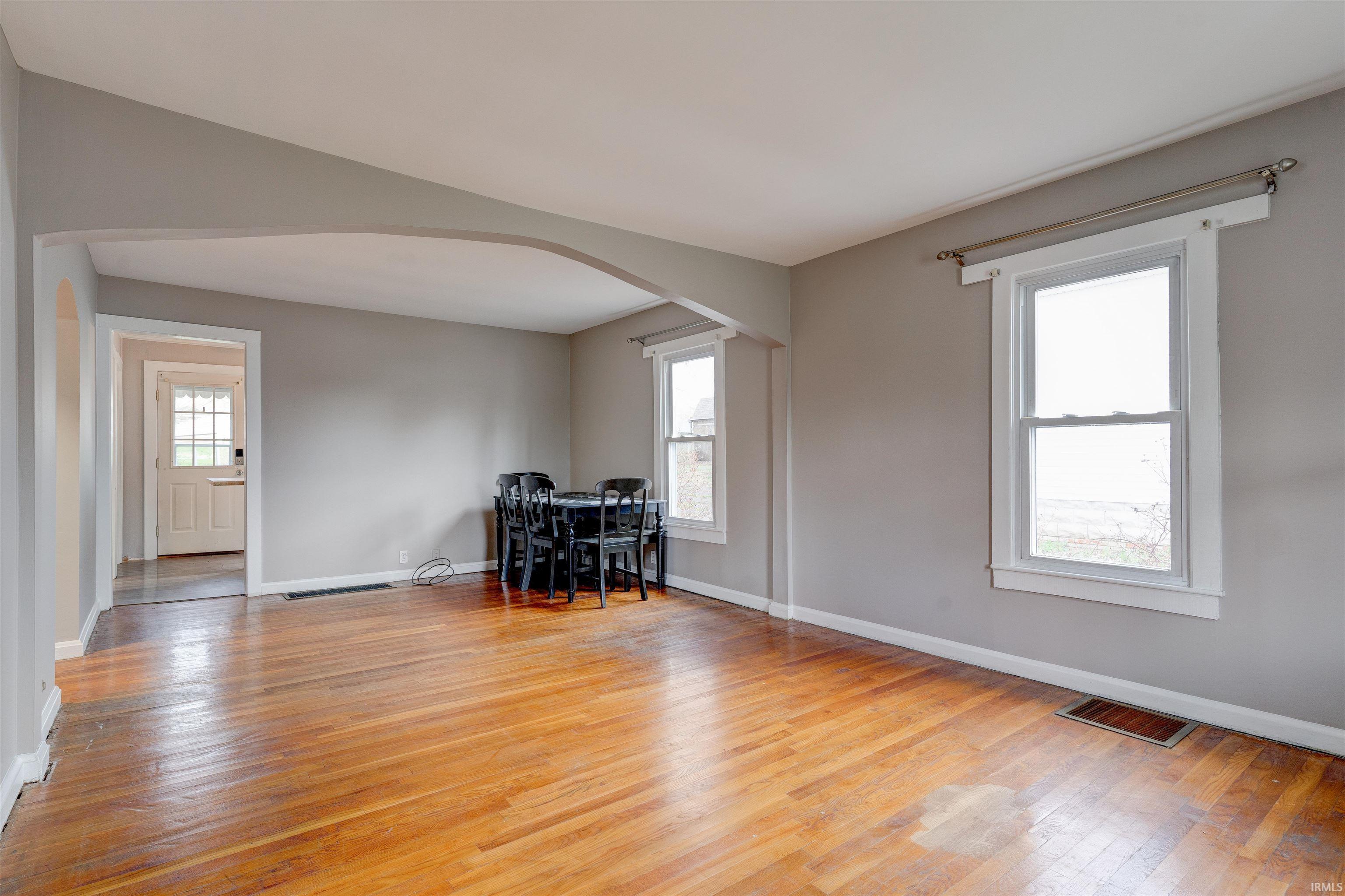 635 East Division Street Boonville, IN 47601 - Photo 5 of 25