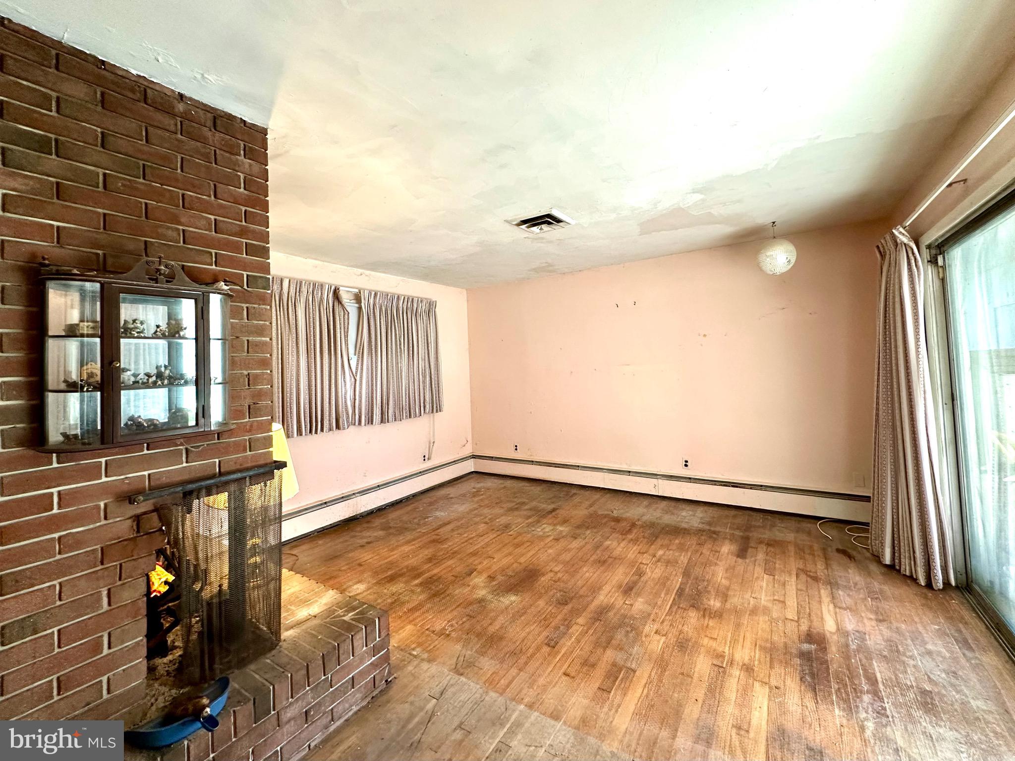 4405 Meadowcliff Road Glen Arm, MD 21057 - Photo 16 of 54 Family room