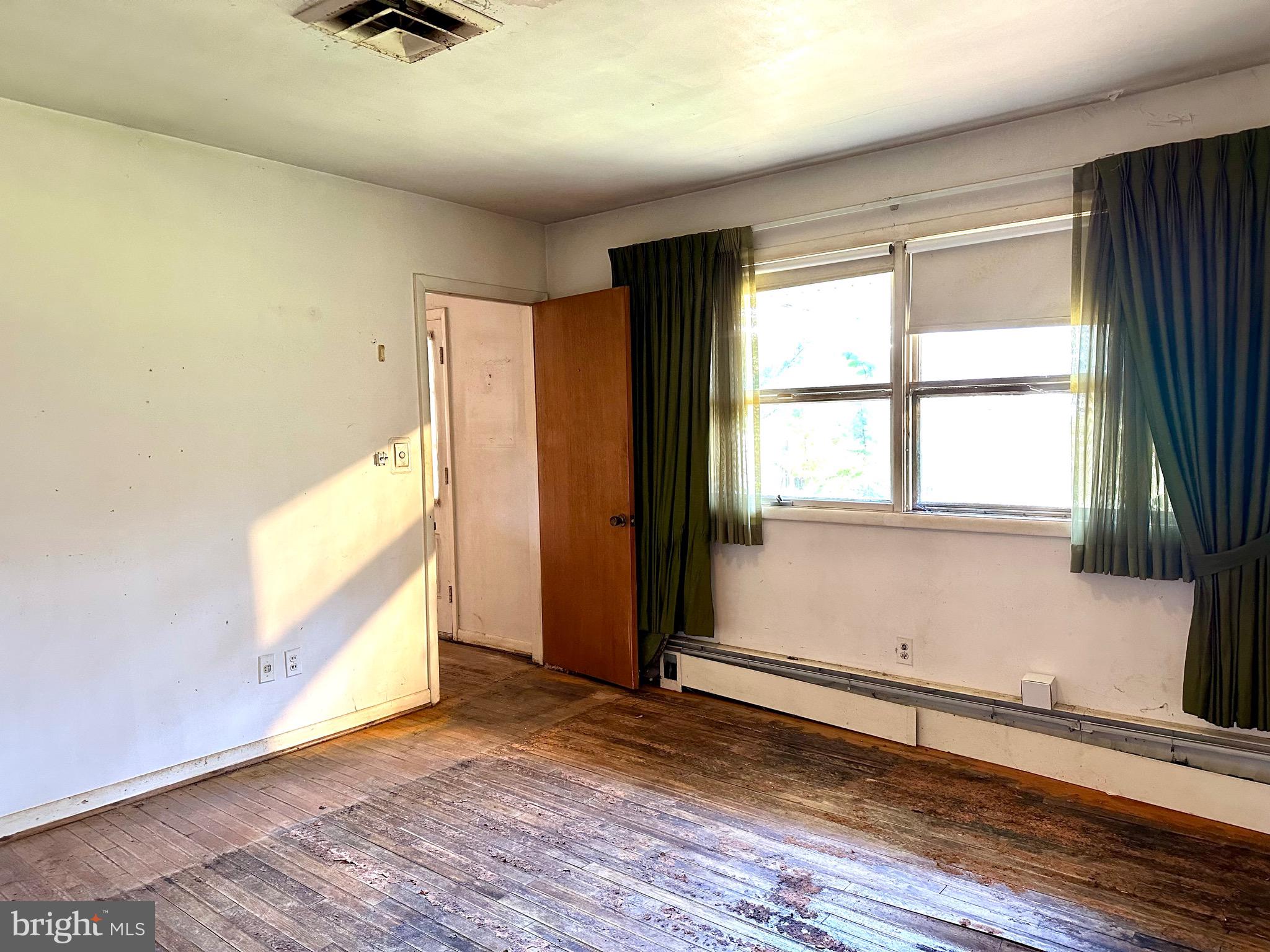 4405 Meadowcliff Road Glen Arm, MD 21057 - Photo 23 of 54 Primary bedroom
