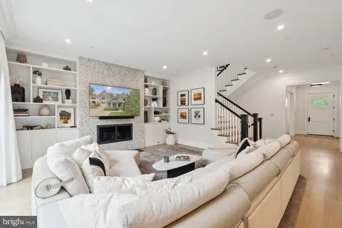 $4,295,000 | 5120 Wessling Lane, Bethesda, MD 20814