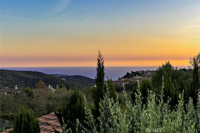$6,100,000 | 6 Canyon Peak, Newport Coast, CA 92657