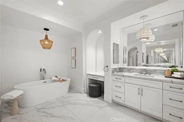 $6,100,000 | 6 Canyon Peak, Newport Coast, CA 92657