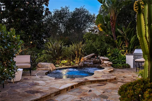 $6,100,000 | 6 Canyon Peak, Newport Coast, CA 92657