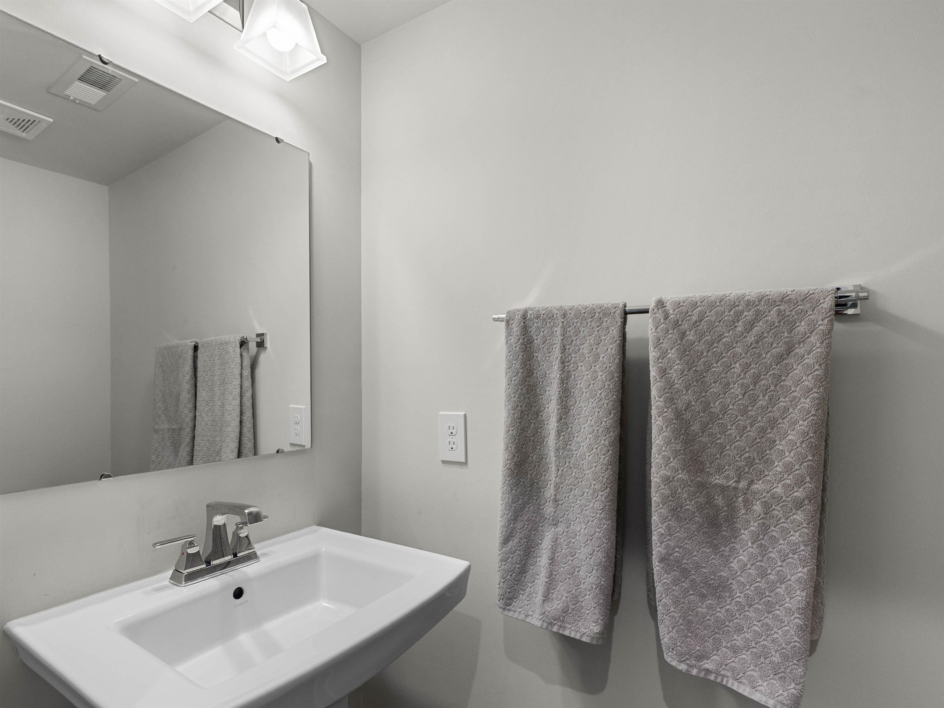 61 Connaught Court Mauldin, SC 29662 - Photo 12 of 37 1/2 Bath