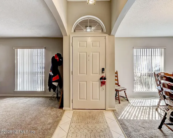 a view of livingroom with furniture