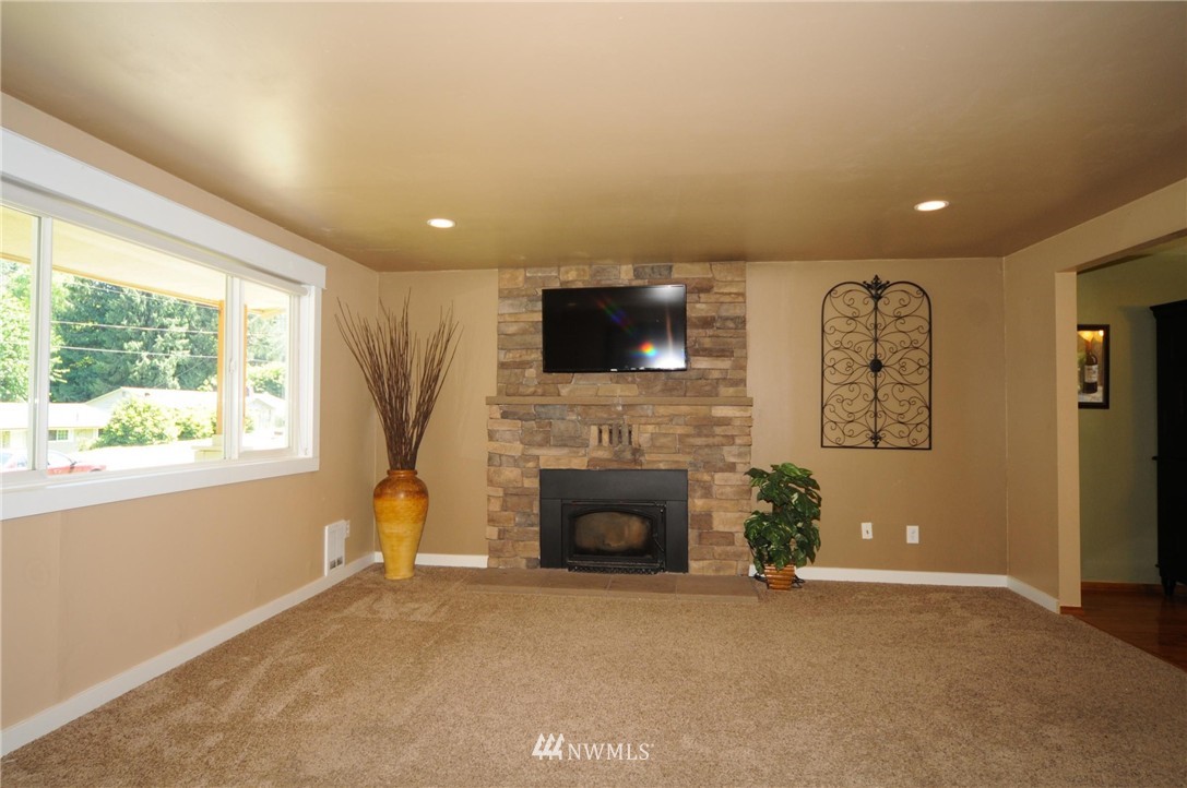 13639 197th Avenue Southeast Renton, WA 98059 - Photo 4 of 25