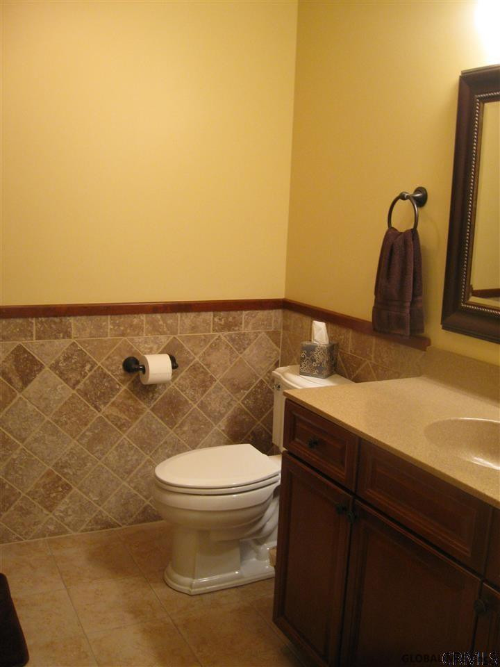 2000-38 Curry Road Rotterdam, NY 12303 - Photo 14 of 17 Photo 14