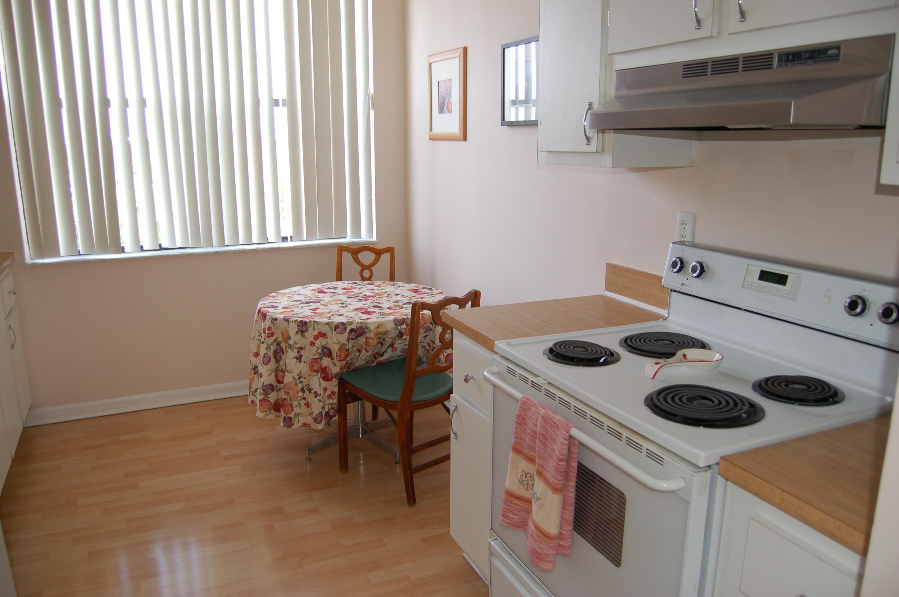 955 Dotterel Road, Unit 2511 Delray Beach, FL 33444 - Photo 5 of 18 kitchen