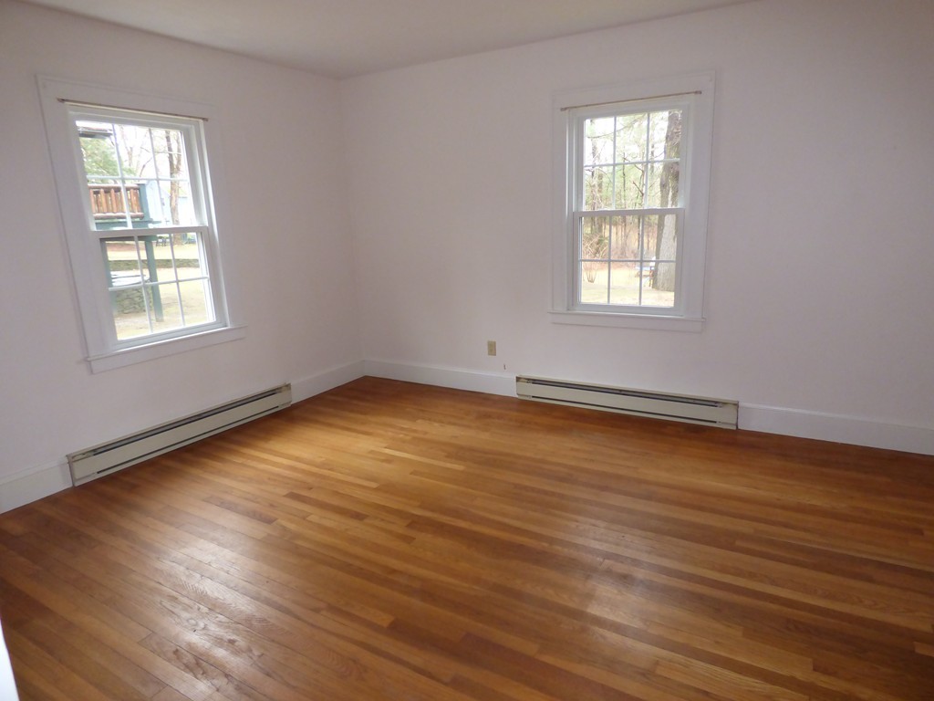 15 Heatherstone Road Amherst, MA 01002 - Photo 14 of 23