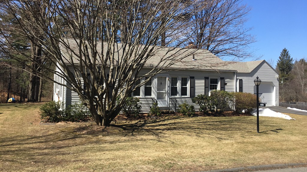 15 Heatherstone Road Amherst, MA 01002 - Photo 3 of 23