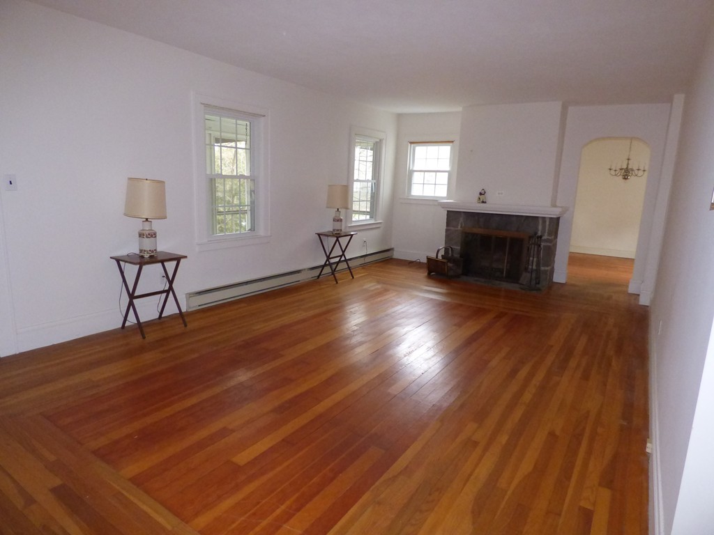 15 Heatherstone Road Amherst, MA 01002 - Photo 9 of 23