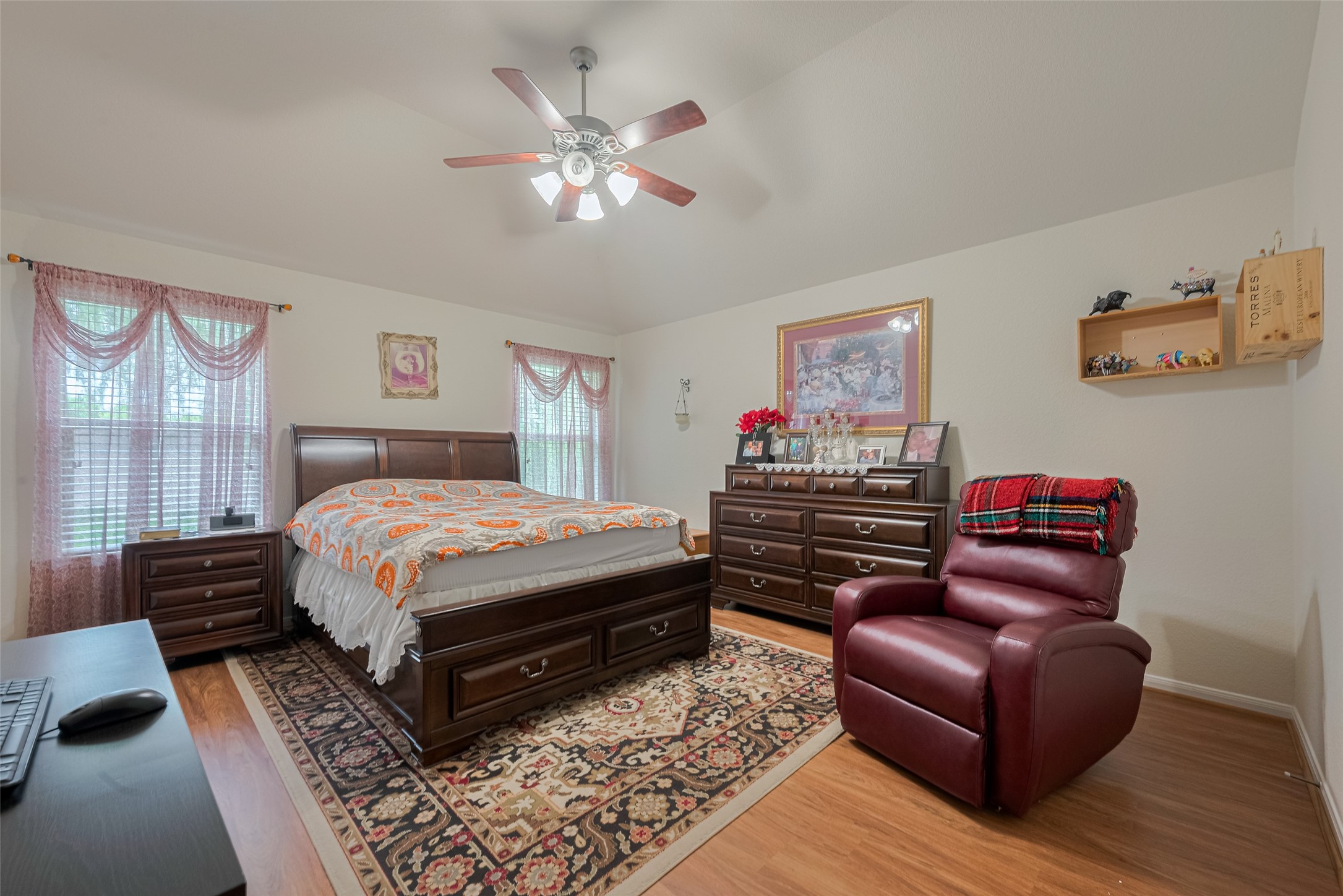 8219 Silent Deep Drive Rosenberg, TX 77469 - Photo 17 of 28 Primary Bedroom