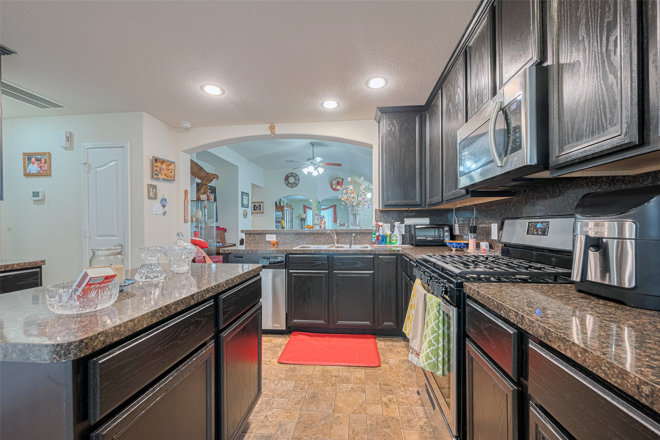 8219 Silent Deep Drive Rosenberg, TX 77469 - Photo 10 of 28 Kitchen