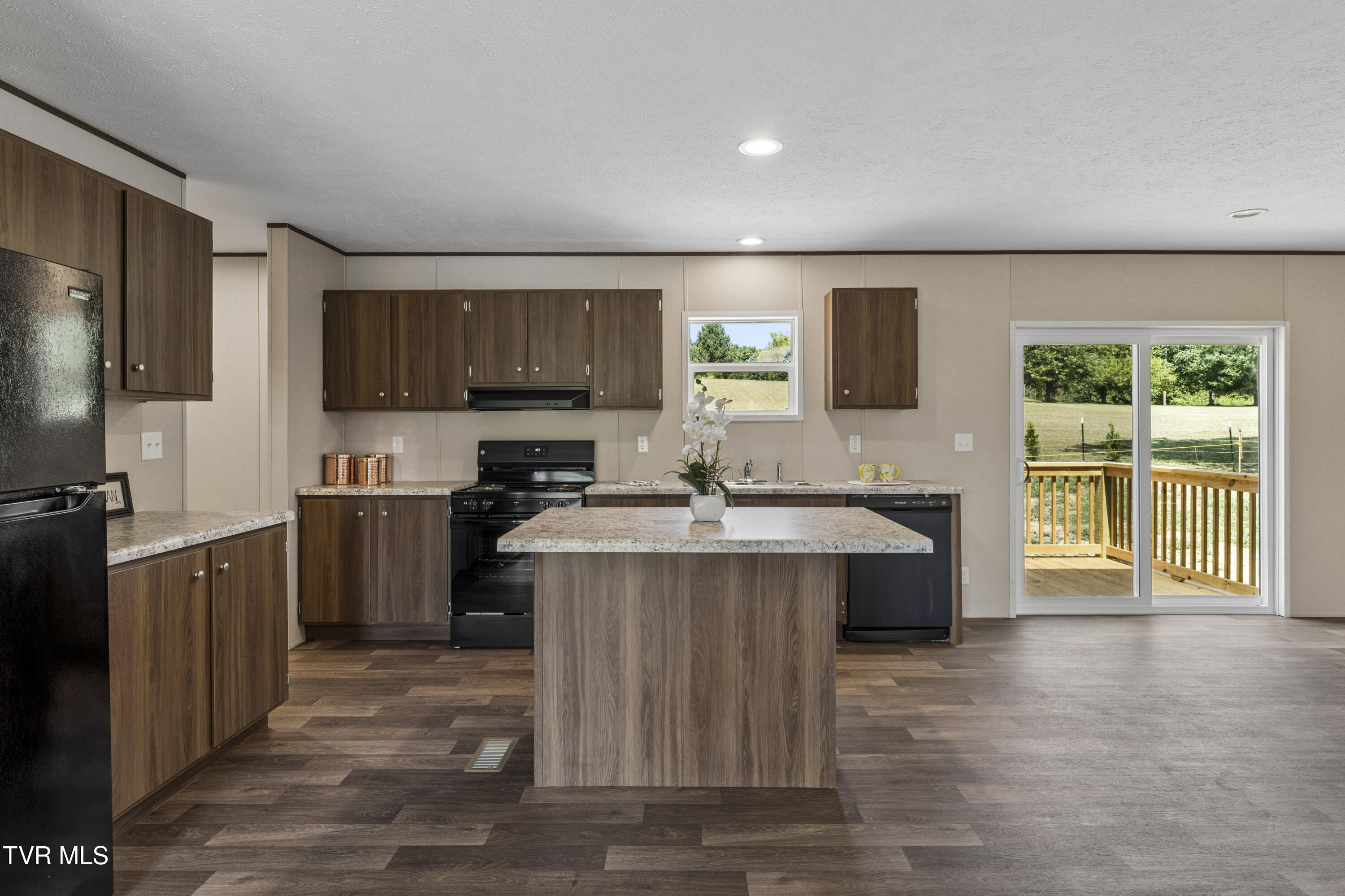 1485 Jearoldstown Road Chuckey, TN 37641 - Photo 7 of 39 Kitchen