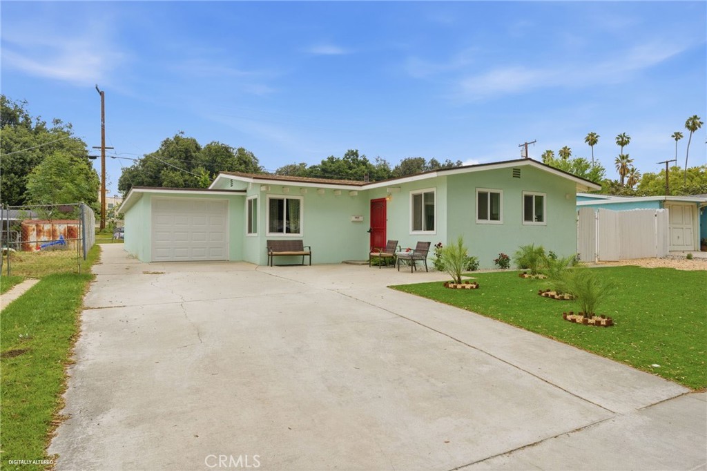3833 Overland Street Riverside, CA 92503 - Photo 1 of 1