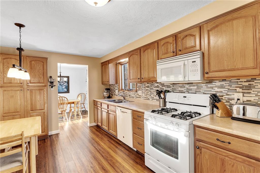309 Oak Road Pittsburgh, PA 15239 - Photo 16 of 25