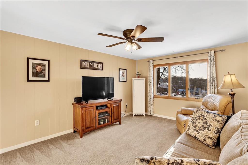 309 Oak Road Pittsburgh, PA 15239 - Photo 18 of 25