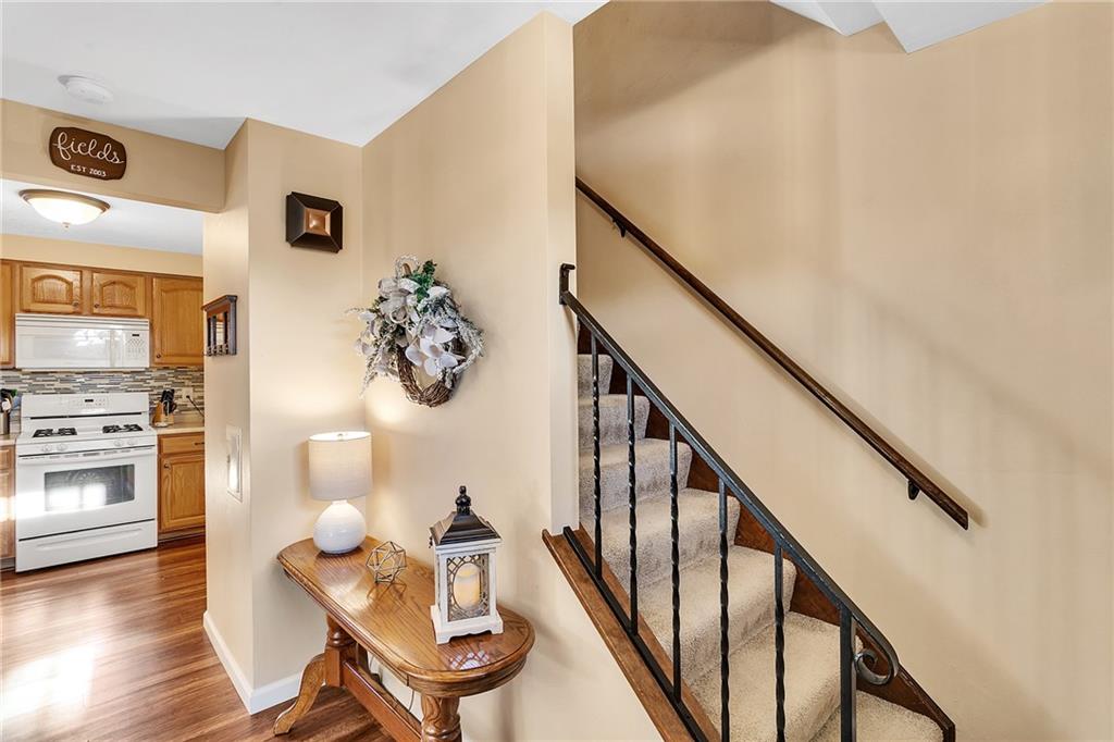 309 Oak Road Pittsburgh, PA 15239 - Photo 7 of 25
