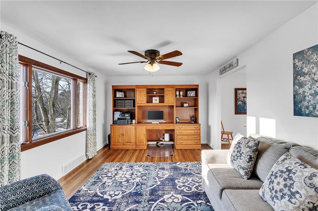 309 Oak Road Pittsburgh, PA 15239 - Photo 9 of 25