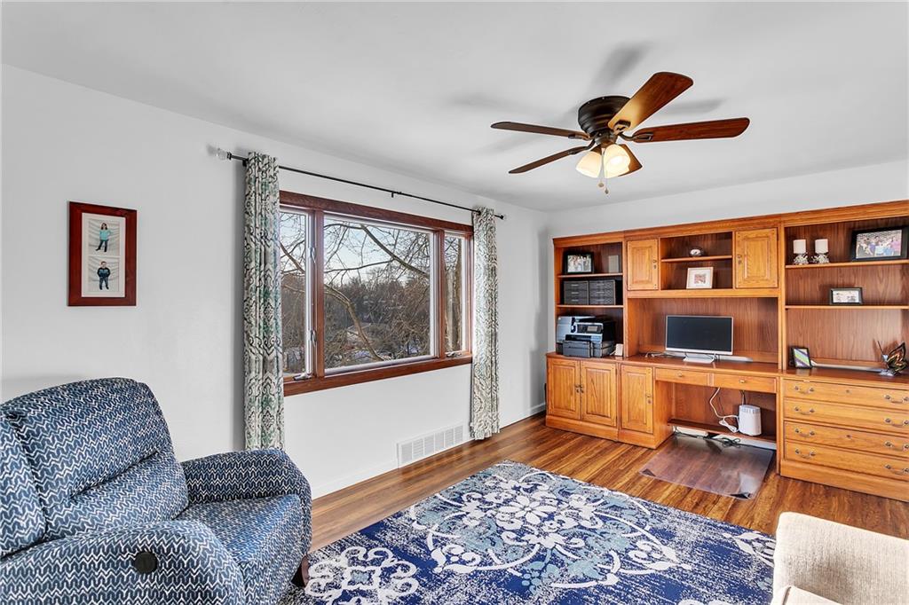 309 Oak Road Pittsburgh, PA 15239 - Photo 10 of 25
