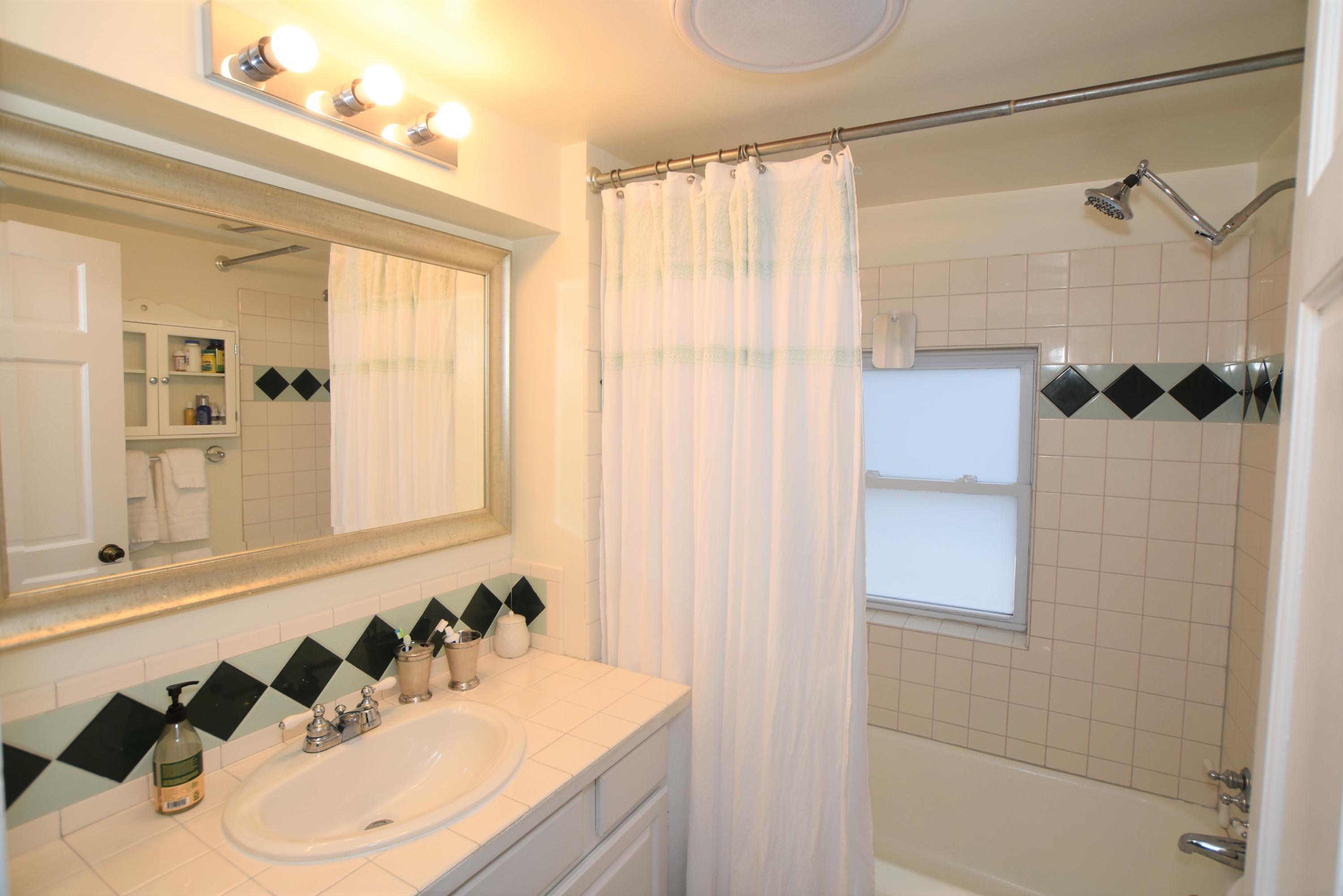 65 Johnson Road Falmouth, ME 04105 - Photo 14 of 21 bath1