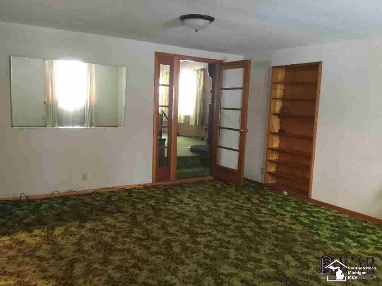 8540 Covert Road Petersburg, MI 49270 - Photo 6 of 31 Living Room
