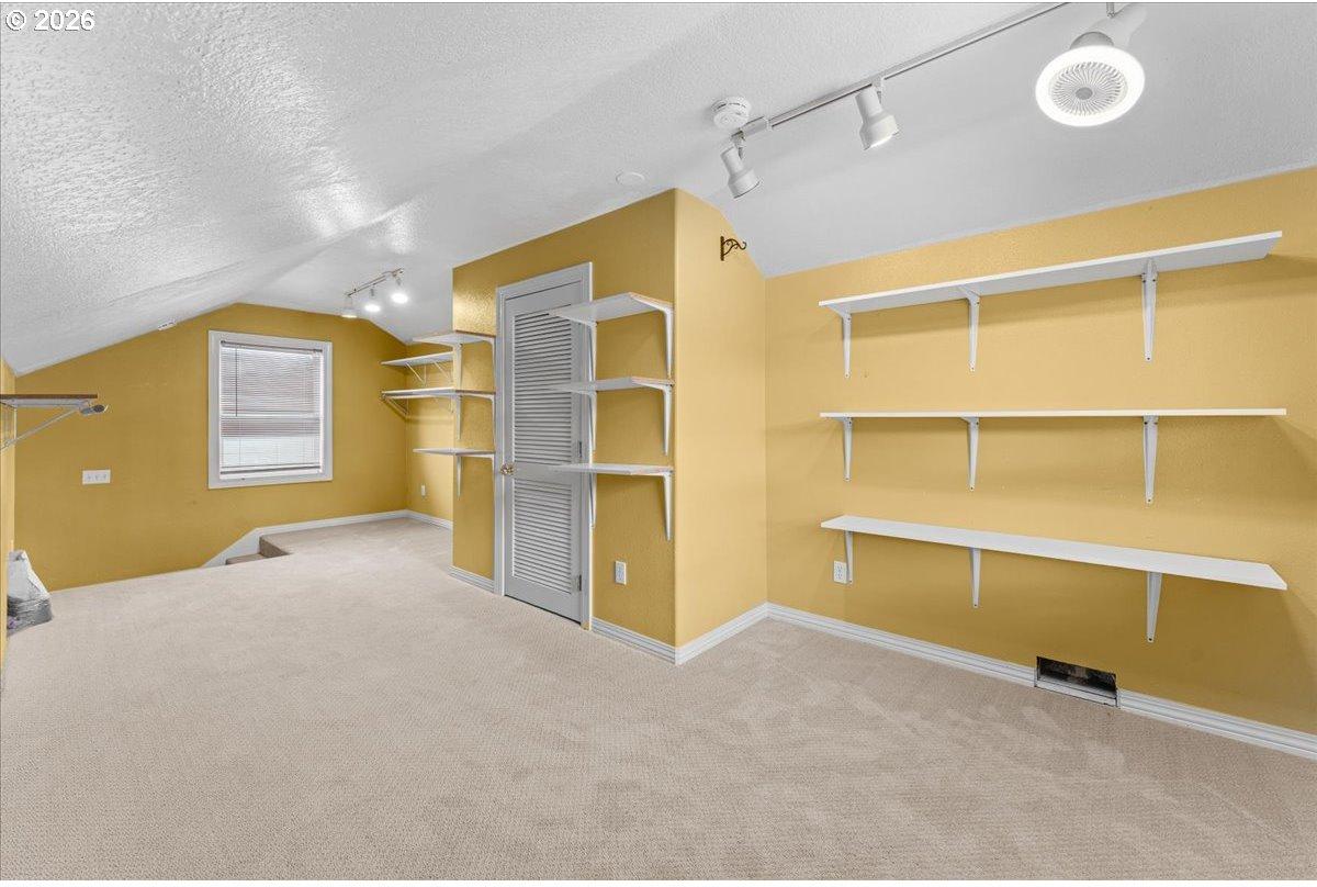 14135 Southeast Ridgecrest Road Happy Valley, OR 97086 - Photo 28 of 46 Loft