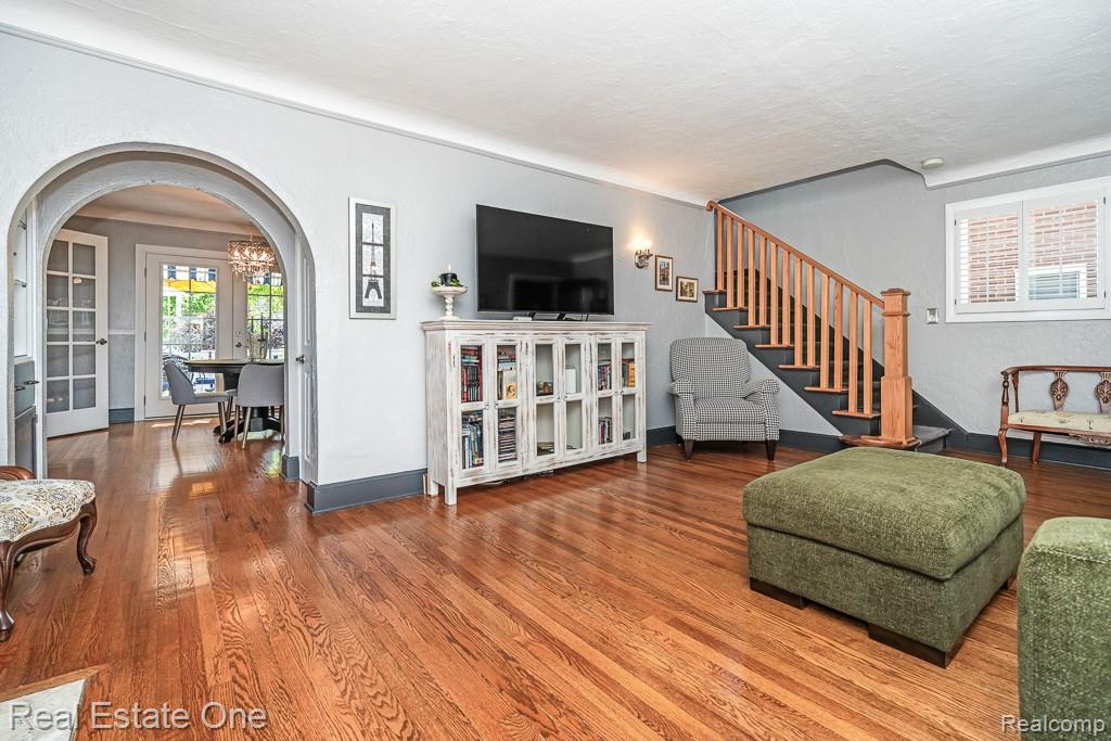 2731 Bamlet Road Royal Oak, MI 48073 - Photo 5 of 58 2731 Bamlet_MLS-004.jpg