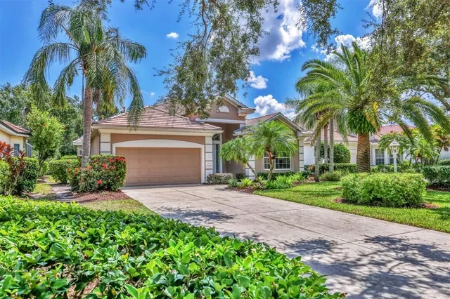 $715,000 | 6935 Lennox Place, University Park, FL 34201