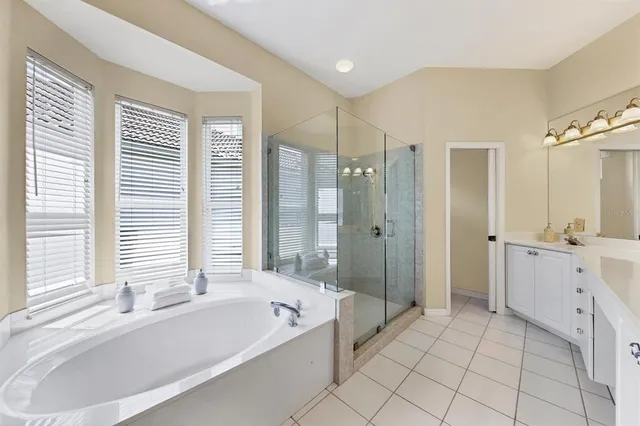 $715,000 | 6935 Lennox Place, University Park, FL 34201