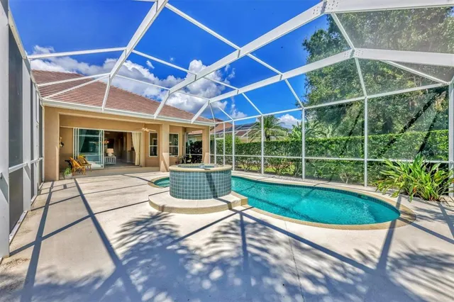 $715,000 | 6935 Lennox Place, University Park, FL 34201