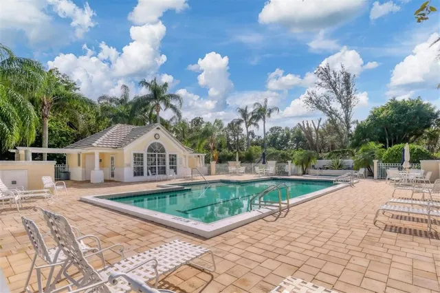 $715,000 | 6935 Lennox Place, University Park, FL 34201