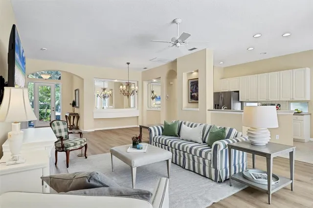 $715,000 | 6935 Lennox Place, University Park, FL 34201